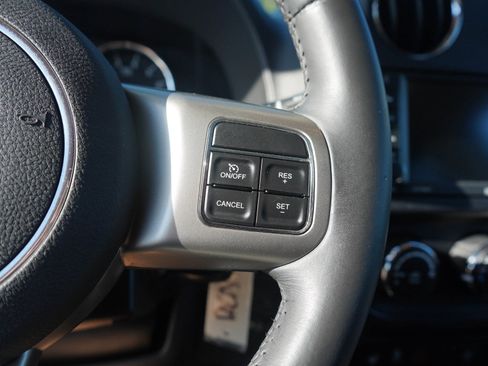 Used 2012 Jeep Compass Limited w/ Sun/Sound Group AWD/4WD image 25