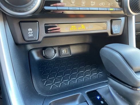 Used 2025 Toyota RAV4 LE image 21