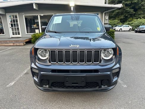 Used 2023 Jeep Renegade Latitude AWD/4WD image 2