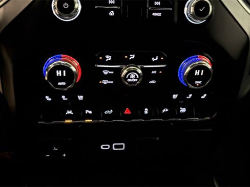 Used 2022 GMC Sierra 1500 SLT w/ SLT Premium Plus Package image 27