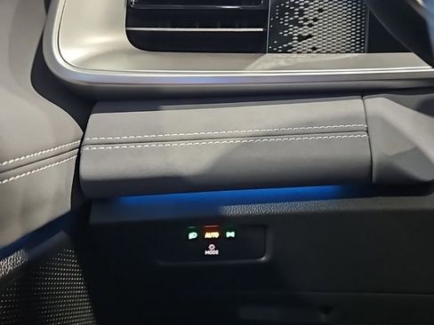 New 2026 Volkswagen Tiguan SE R-Line image 36