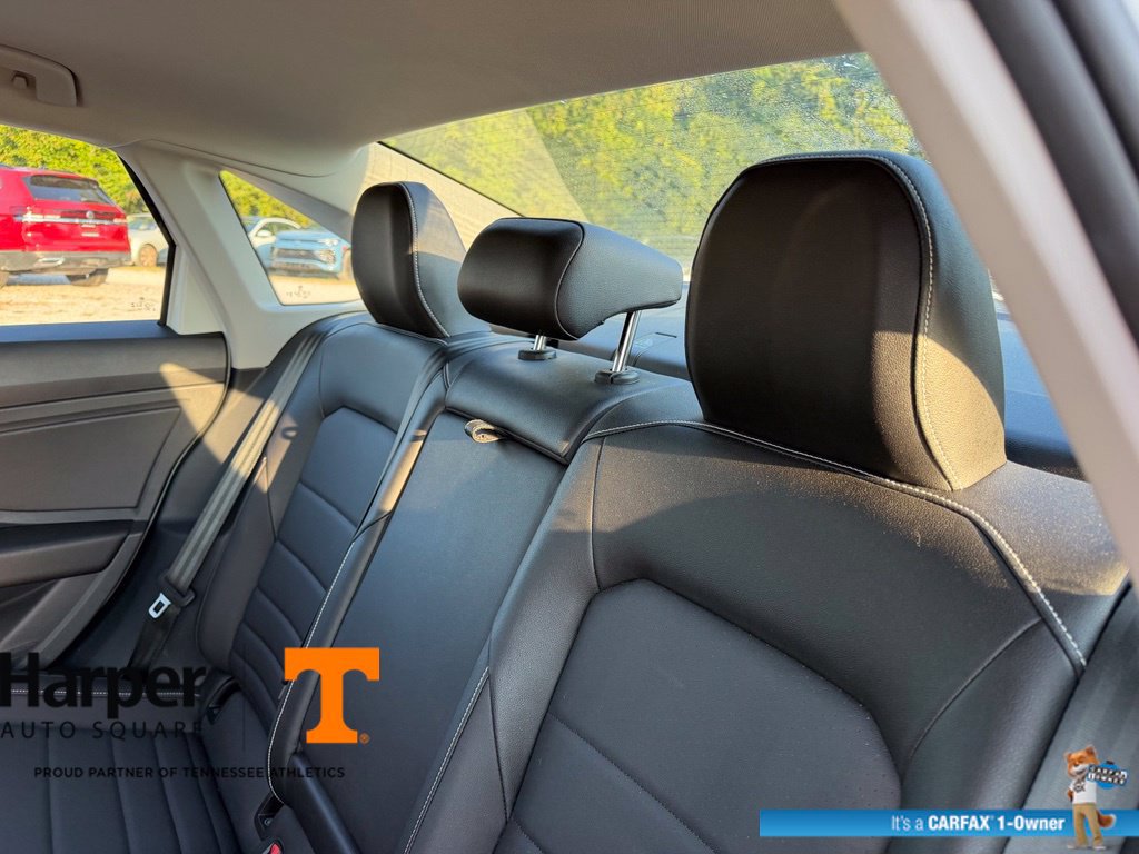 Used 2024 Volkswagen Jetta SE w/ Panoramic Sunroof Package FWD image 9