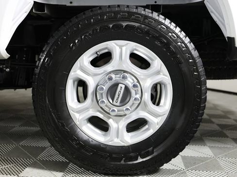 Used 2025 Ford F250 XLT w/ FX4 Off-Road Package AWD/4WD image 42
