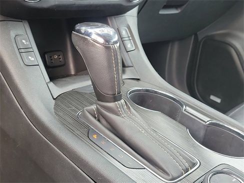 Used 2018 GMC Acadia SLT image 24