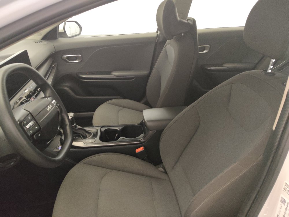 Used 2025 Kia K4 FWD image 17