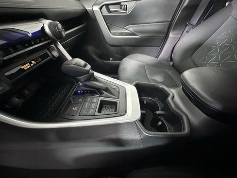 Used 2022 Toyota RAV4 XLE image 28