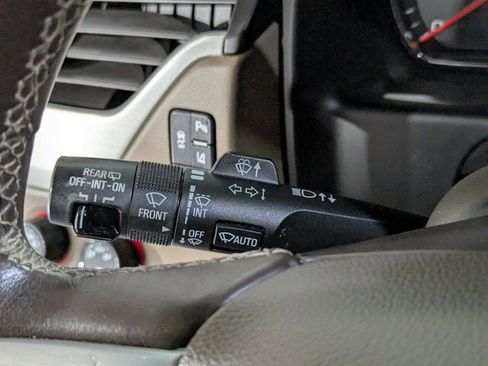 Used 2015 GMC Yukon XL SLT image 36