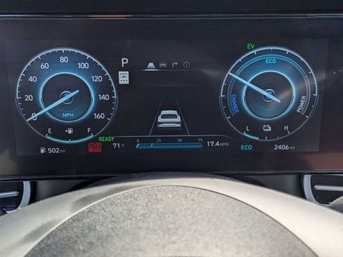 Used 2025 Hyundai Elantra Limited image 17