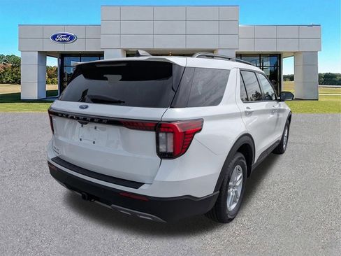 New 2026 Ford Explorer Active RWD image 2
