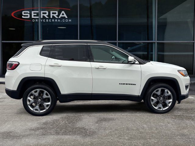 Used 2018 Jeep Compass Limited w/ Navigation Group AWD/4WD image 3