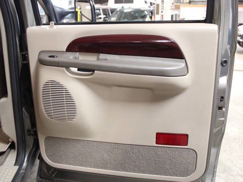 Used 2004 Ford Excursion Limited image 29