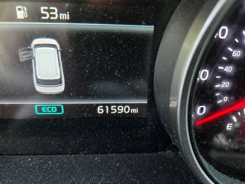 Used 2022 Kia Carnival EX FWD image 21