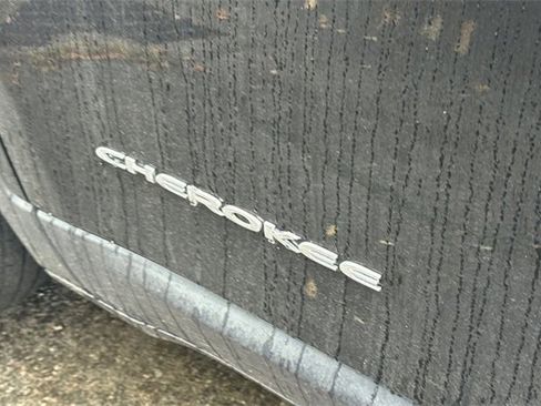 Used 2020 Jeep Cherokee Latitude image 7