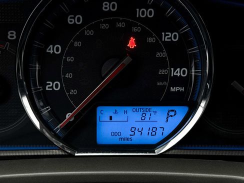 Used 2015 Toyota RAV4 Limited image 31