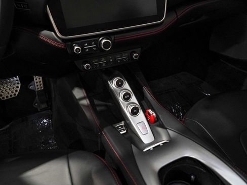 Used 2020 Ferrari Portofino image 16