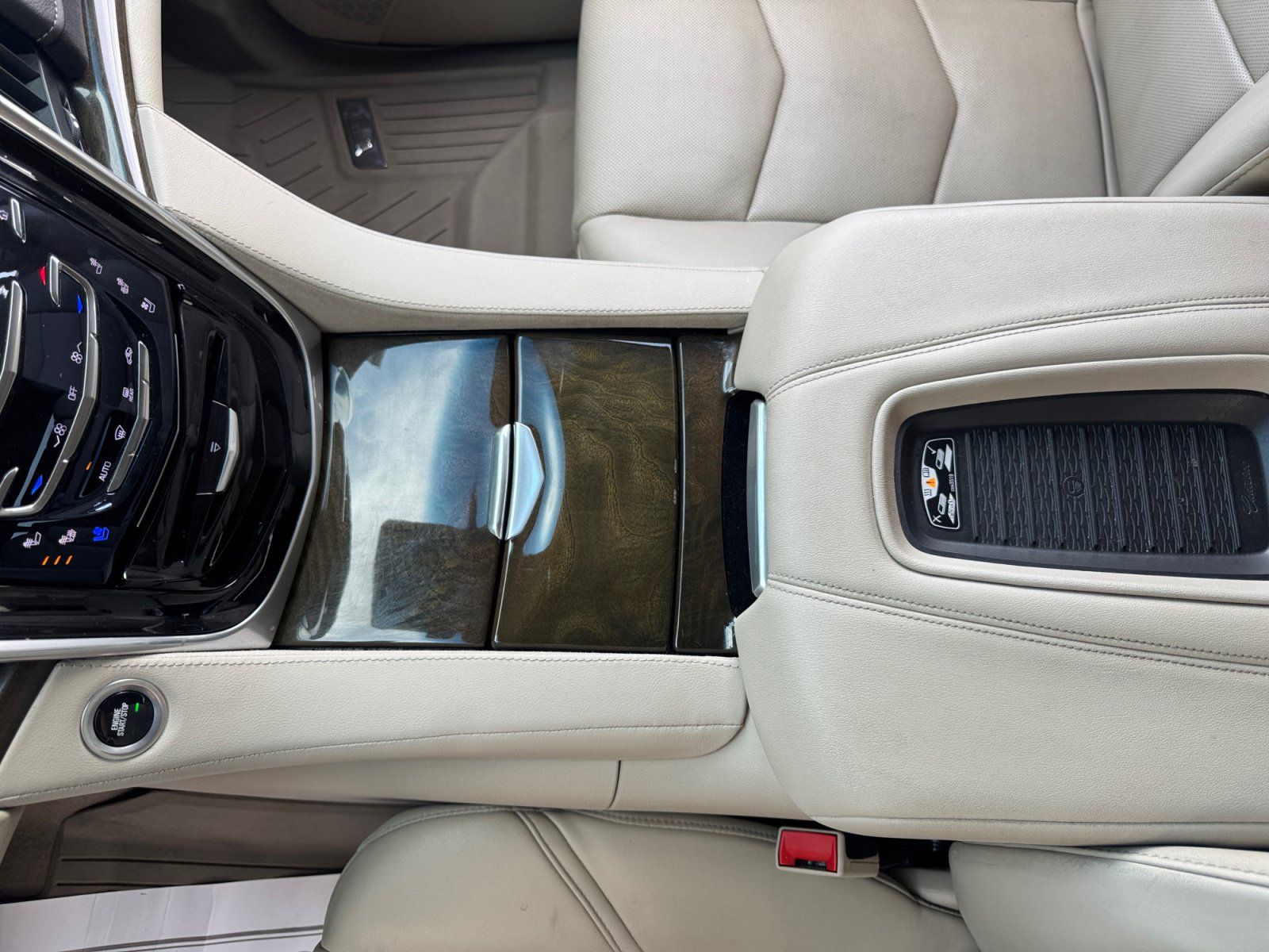 Used 2020 Cadillac Escalade ESV Luxury AWD/4WD image 15