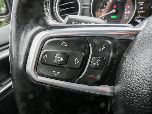Used 2022 Jeep Wrangler Unlimited Sahara w/ Cold Weather Group AWD/4WD image 19