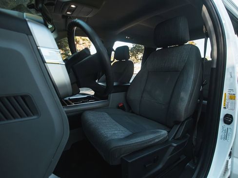 Used 2024 Ford F250 XLT w/ FX4 Off-Road Package image 15