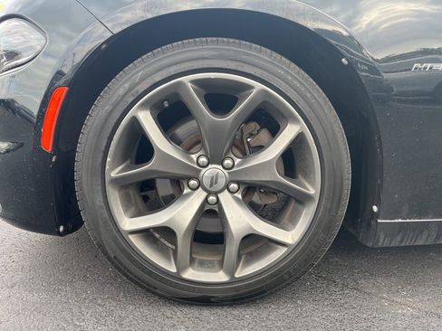 Used 2017 Dodge Charger R/T w/ Plus Group image 9