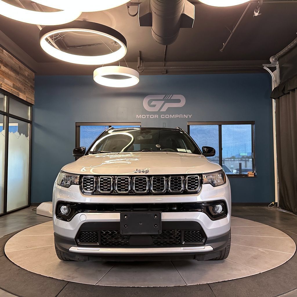 Used 2024 Jeep Compass Limited AWD/4WD image 8