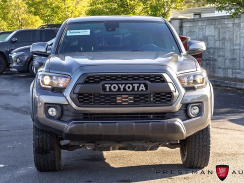 Used 2022 Toyota Tacoma TRD Off-Road AWD/4WD image 10