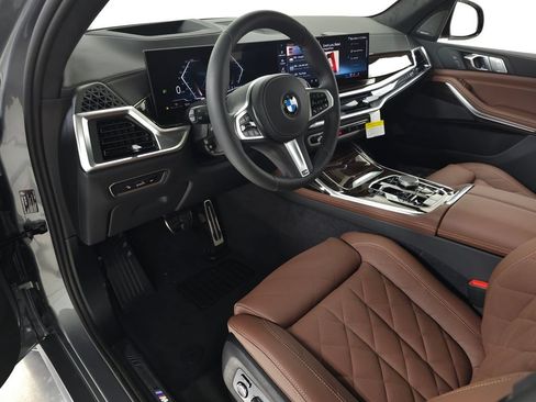 Used 2027 BMW X7 xDrive40i w/ M Sport Package AWD/4WD image 11