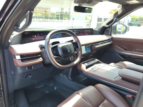 Used 2025 Lincoln Navigator L Reserve AWD/4WD image 15