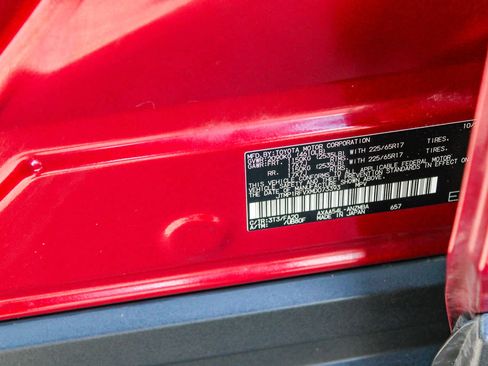 Used 2021 Toyota RAV4 XLE image 25