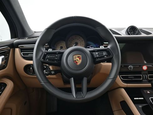 Certified 2026 Porsche Macan AWD/4WD image 13