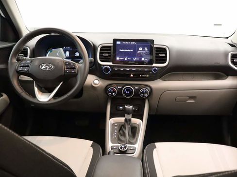 Used 2026 Hyundai Venue SEL FWD image 12