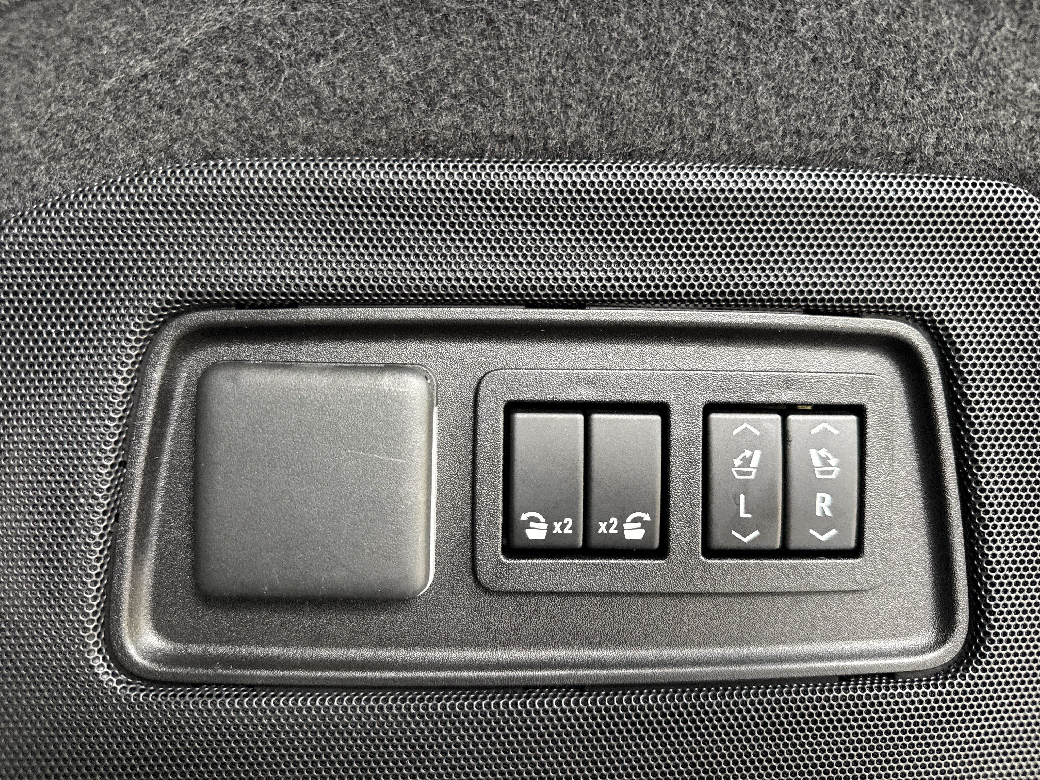Used 2021 Cadillac Escalade Sport w/ Driver Assist Tech Package RWD image 38