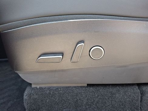 Used 2023 Tesla Model Y Long Range AWD/4WD image 18