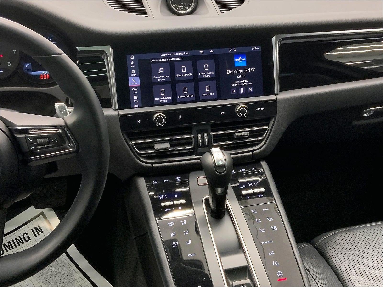 Certified 2023 Porsche Macan AWD/4WD image 17