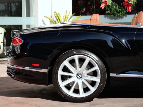 Used 2020 Bentley Continental GT image 8