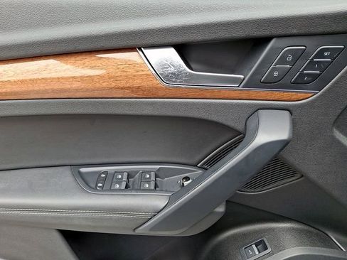 Used 2022 Audi Q5 2.0T Premium Plus image 12