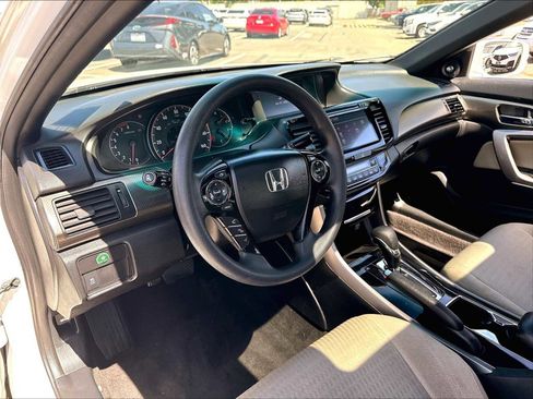 Used 2017 Honda Accord EX image 16