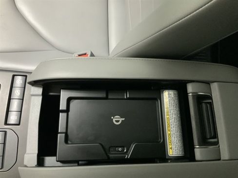 Used 2022 Toyota Highlander XLE image 34