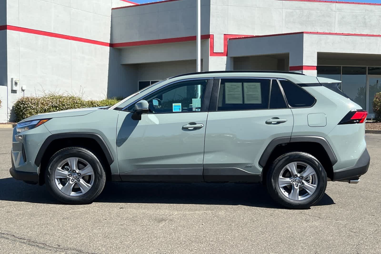 Certified 2022 Toyota RAV4 XLE AWD/4WD image 9