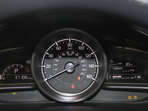 Used 2018 MAZDA MAZDA3 Sport w/ Preferred Equipment Package FWD image 13