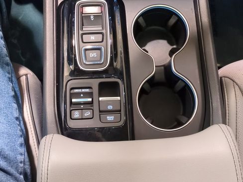 Used 2025 Honda Pilot Elite image 22