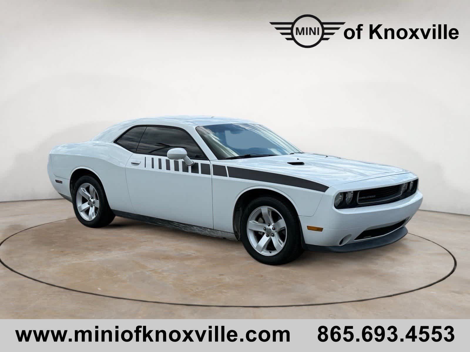 Used 2011 Dodge Challenger RWD image 1