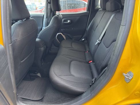 Used 2017 Jeep Renegade Latitude image 16