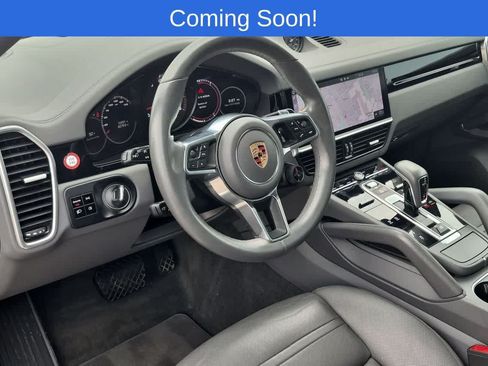 Used 2020 Porsche Cayenne AWD/4WD image 2
