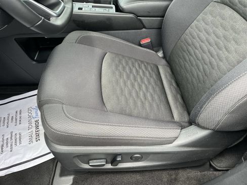 Used 2025 Nissan Pathfinder SV FWD image 14