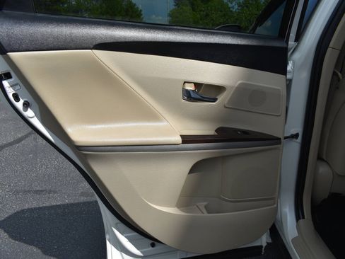 Used 2009 Toyota Venza AWD image 13