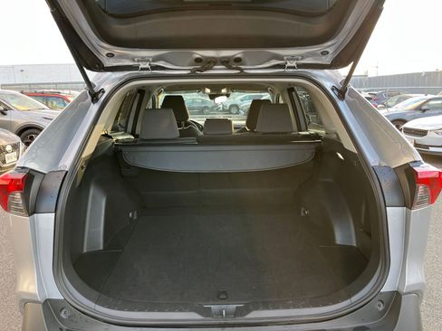 Used 2025 Toyota RAV4 XLE image 30