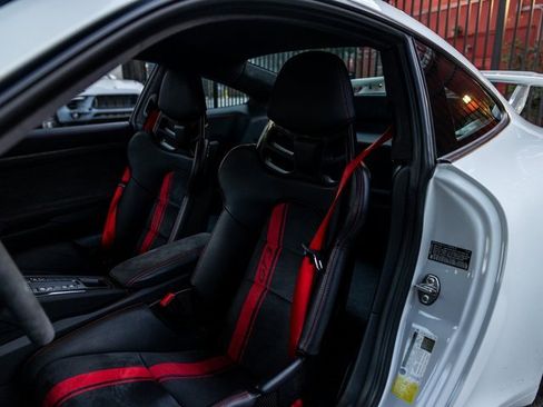 Used 2018 Porsche 911 GT3 image 5