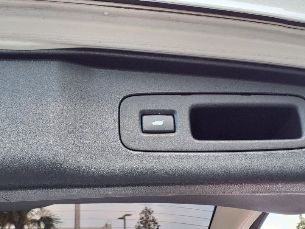 Used 2016 Honda CR-V Touring image 18