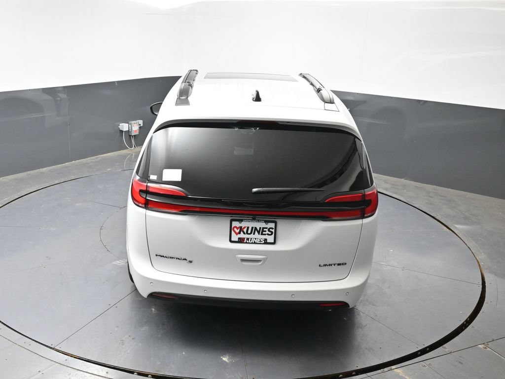 New 2027 Chrysler Pacifica Limited w/ Family Tech Group FWD image 40