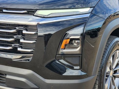 Used 2025 Chevrolet Equinox LT FWD image 16